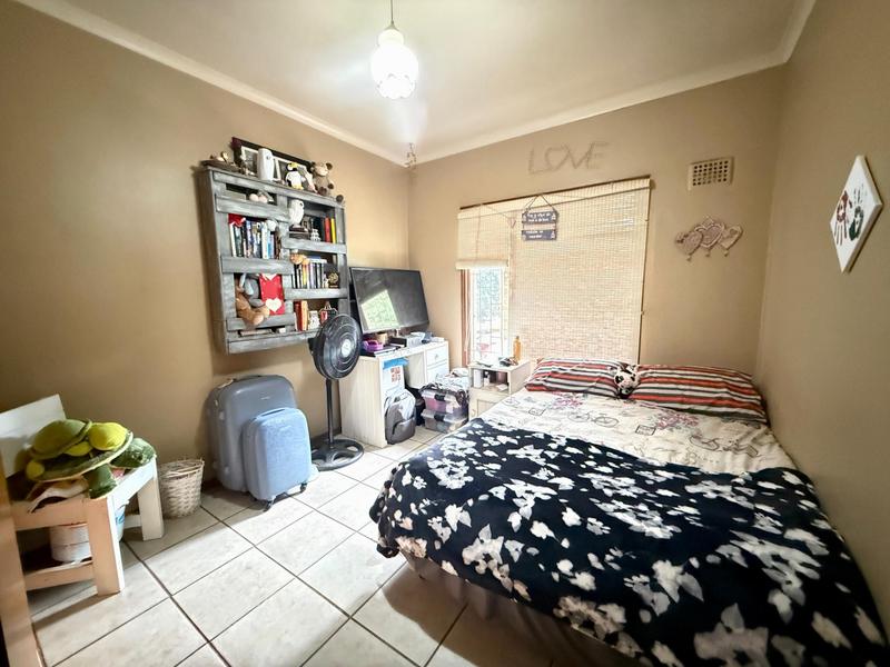 4 Bedroom Property for Sale in Bergzicht Western Cape